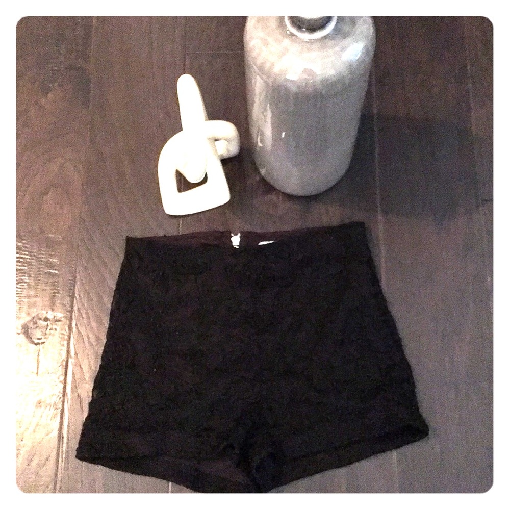 Gently Used Charlotte Russe Lace Shorts 🌤🖤